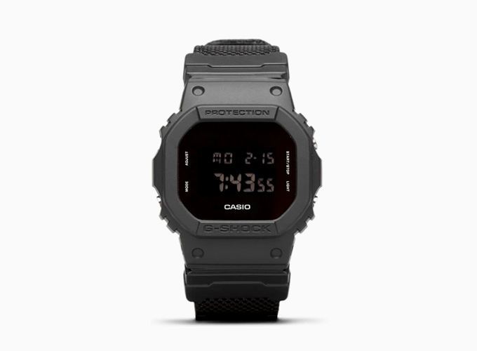 BLACK OUT G-SHOCK