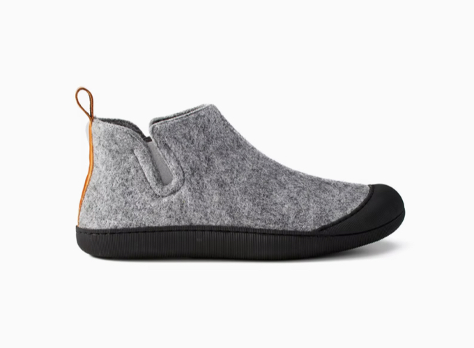 THE OUTDOOR SLIPPER BOOT