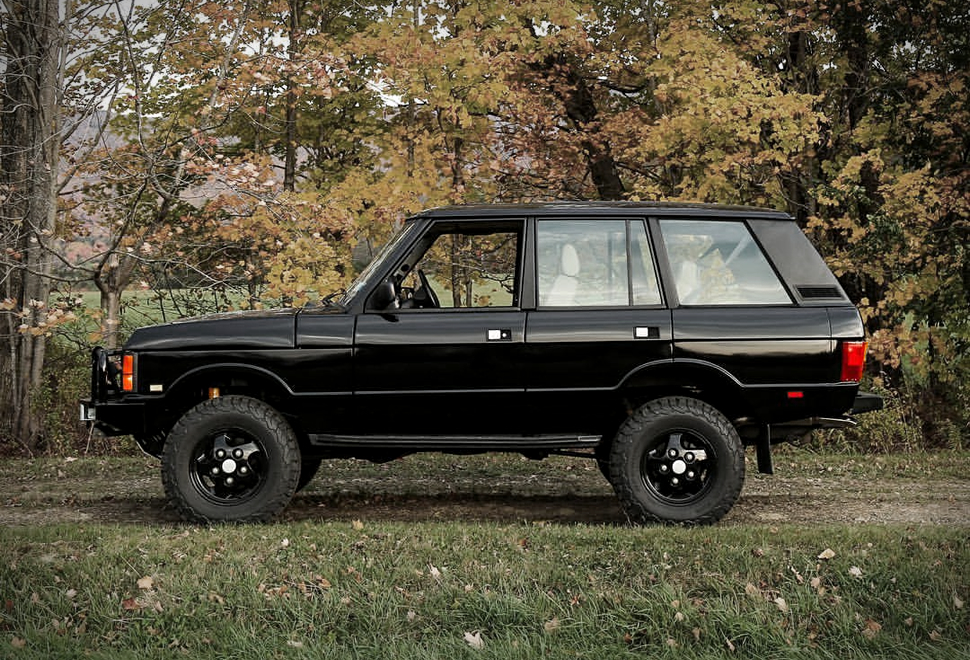 1995 Black Range Rover Classic SWB | Image
