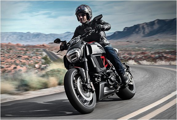 2015 Ducati Diavel | Image