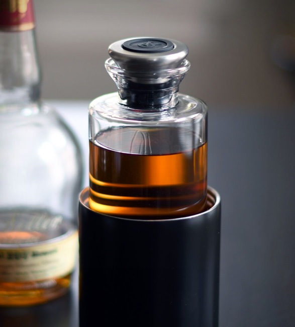 Aged & Ore Travel Decanter - Review - The Bourbon Finder