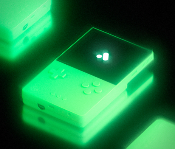 analogue-pocket-glow-console-3.jpeg | Image