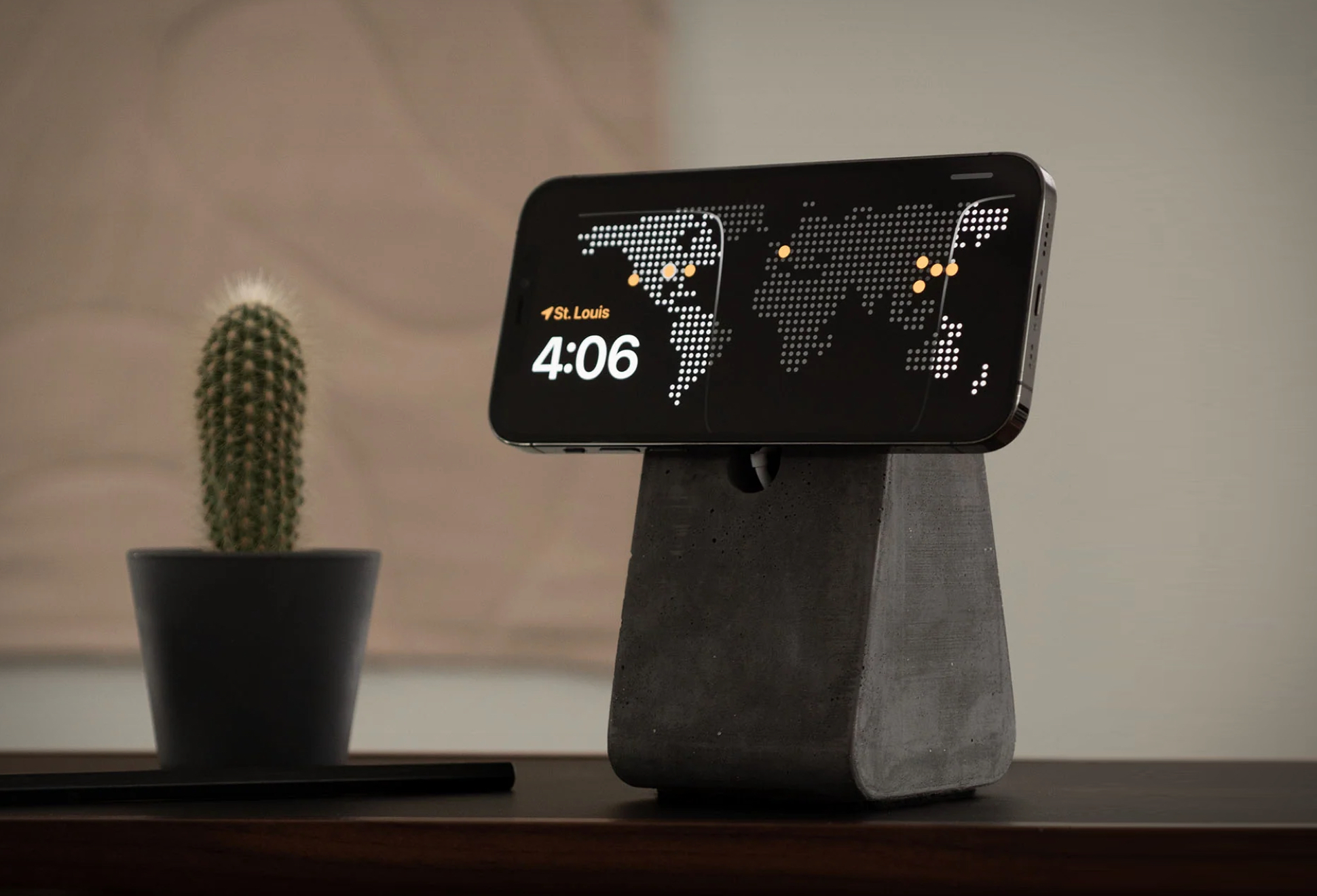 ARTIFOX MOMUMENT CEMENT IPHONE STAND | Image