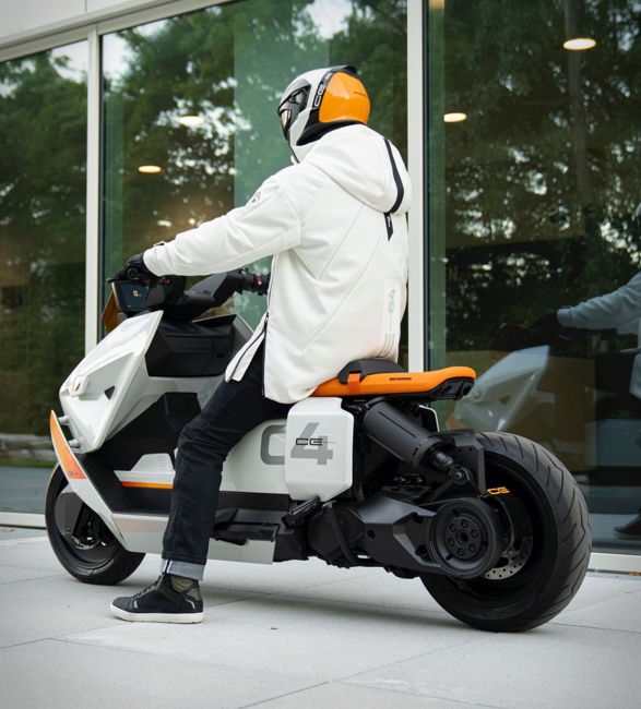 bmw-definition-ce-04-scooter-3.jpg | Image