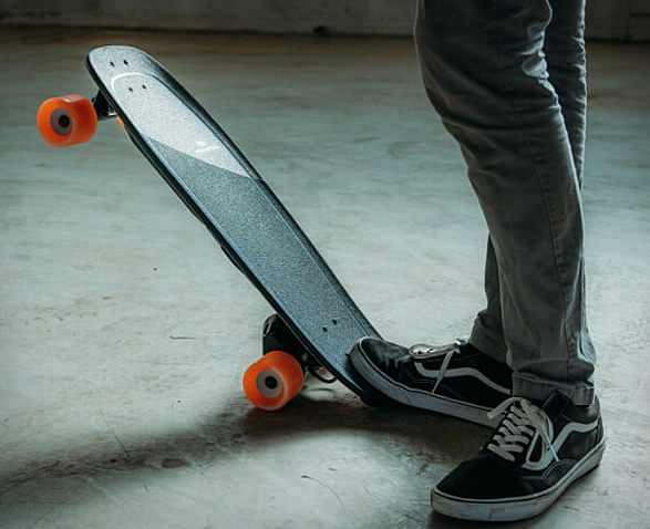 boosted-mini-electric-skateboard-3.jpg | Image