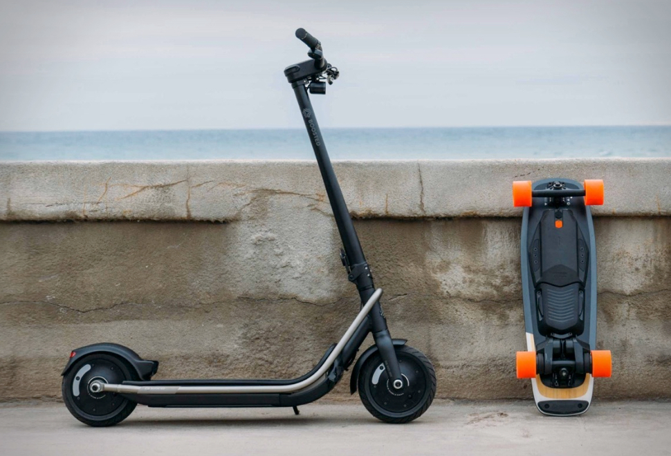 BOOSTED REV ELECTRIC SCOOTER | Image