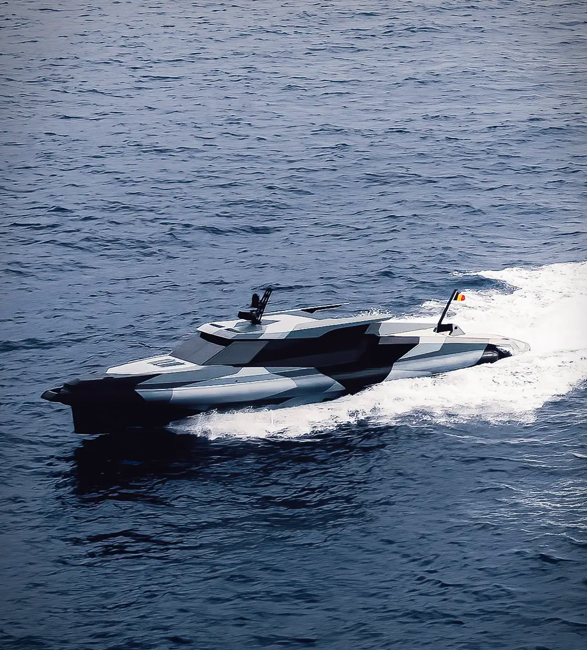 cest-normal-52r-hybrid-speedboat-5.jpg | Image