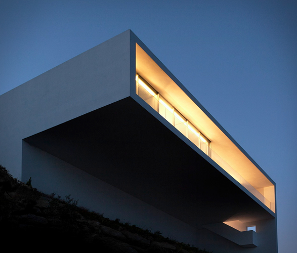 cliff-house-fran-silvestre-arquitectos-3.jpg | Image