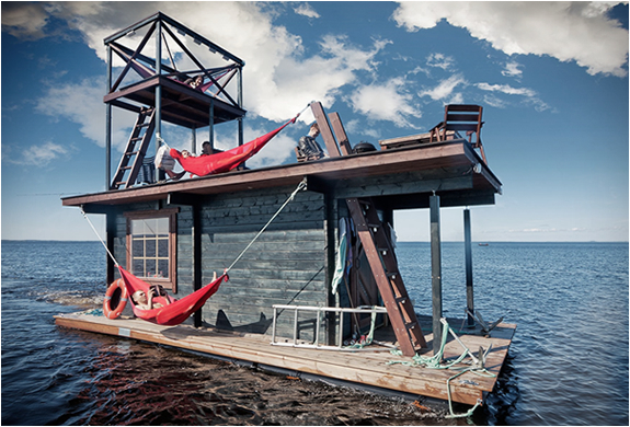 Floating Sauna Houseboat | Image