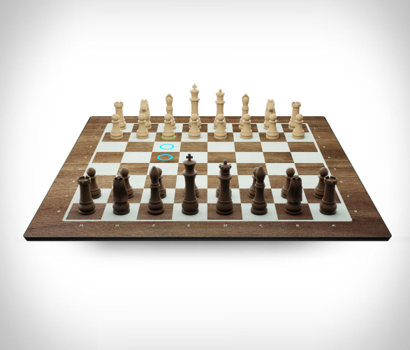 gochess-robotic-chess-board-4.jpg | Image