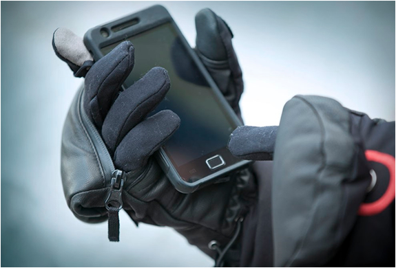 heat-3-smart-gloves-5.jpg | Image