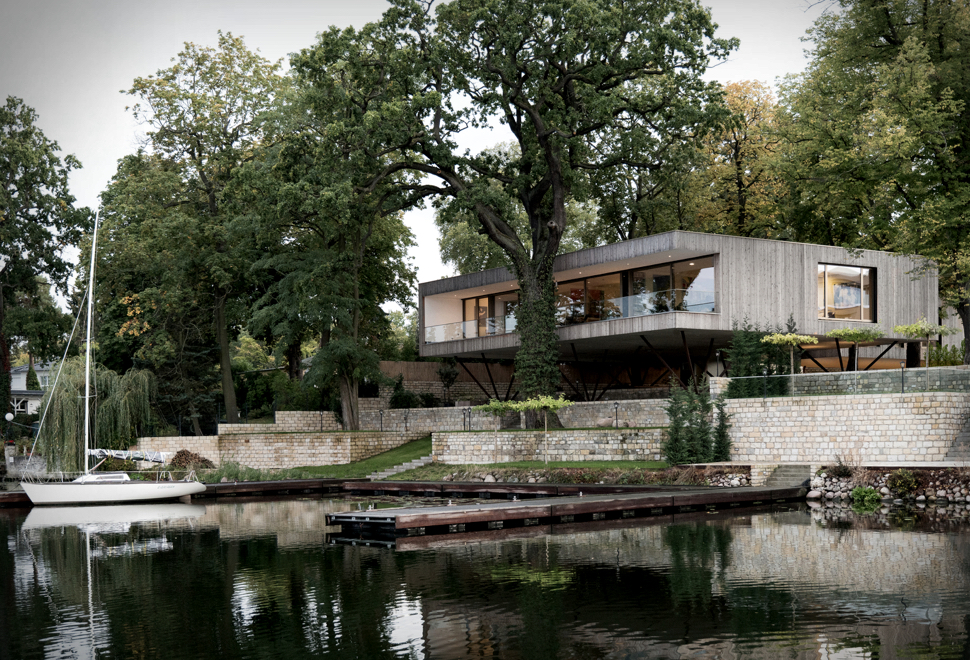 House by the Lake | Image