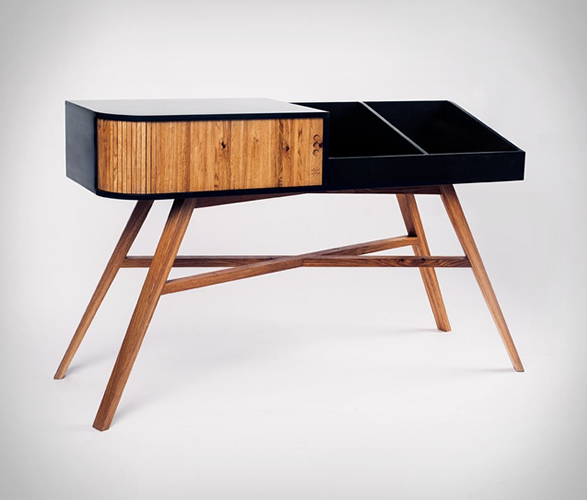 hrdl-vinyl-table-5.jpg | Image