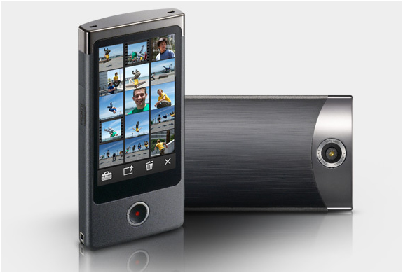 BLOGGIE TOUCH CAMERA | BY SONY | Image
