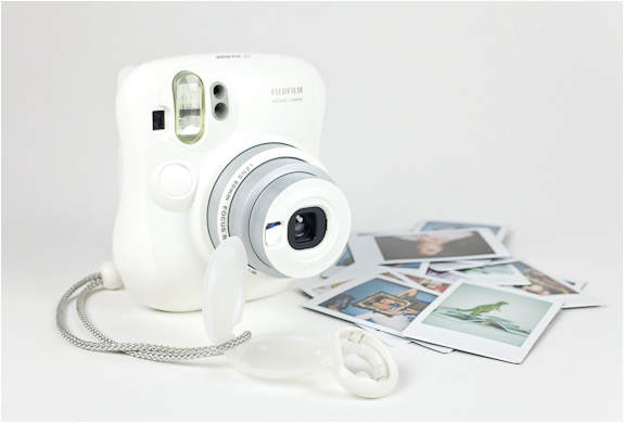 Fuji Instax Mini 25 Instant Camera | Image