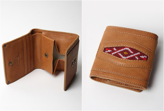 CAMEL LEATHER WALLET | BY HOBO | Image