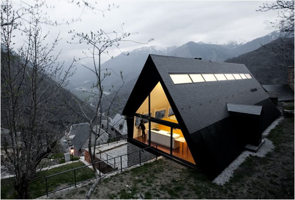 HOUSE IN THE PYRENEES | BY CADAVAL & SOLA-MORALES ARCHITECTS | Image