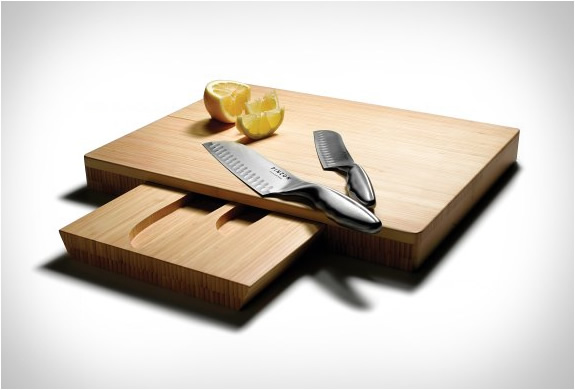KNIVES AND CUTTING BOARD SET | Image
