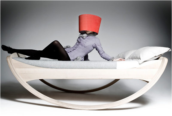 PRIVATE CLOUD ROCKING BED | Image