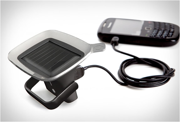 img_quirky_ray_solar_powered_charger_2.jpg | Image