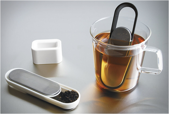 Loop Tea Strainer | By Kinto | Image