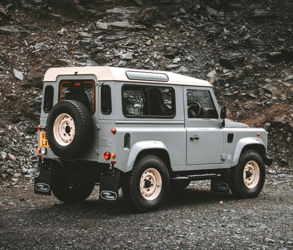 land-rover-classic-defender-works-v8-islay-edition-2.jpg | Image