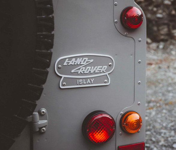 land-rover-classic-defender-works-v8-islay-edition-9.jpg
