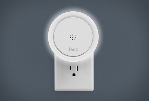 leeo_-smart-alert-nightlight-2.jpg | Image