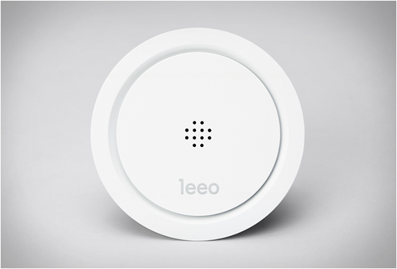 leeo_-smart-alert-nightlight-3.jpg | Image