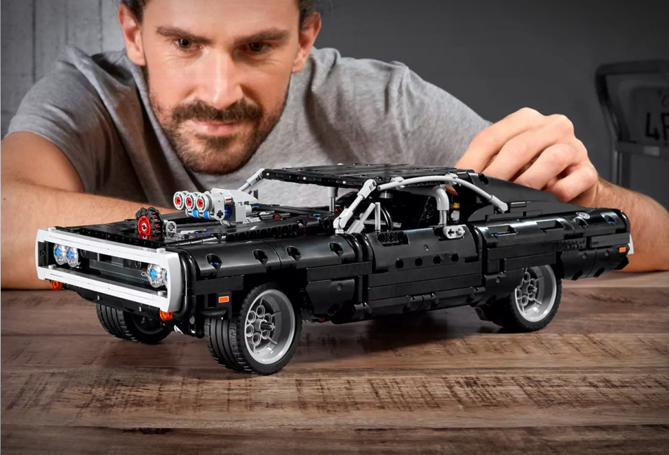 Lego Technic Doms Dodge Charger | Image