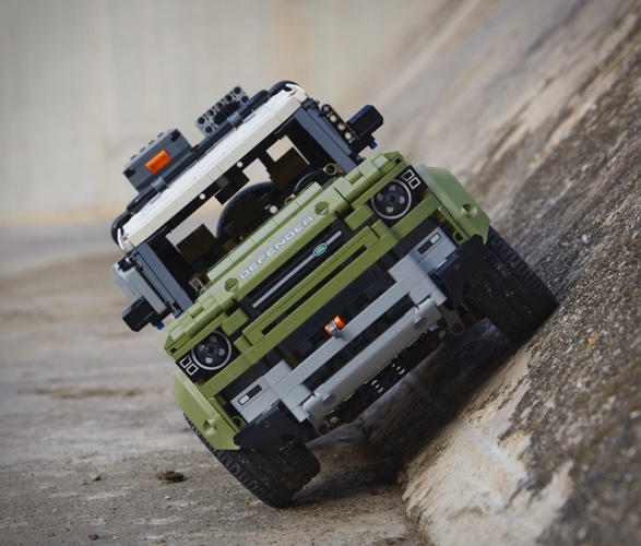 lego-technic-land-rover-defender-5.jpg