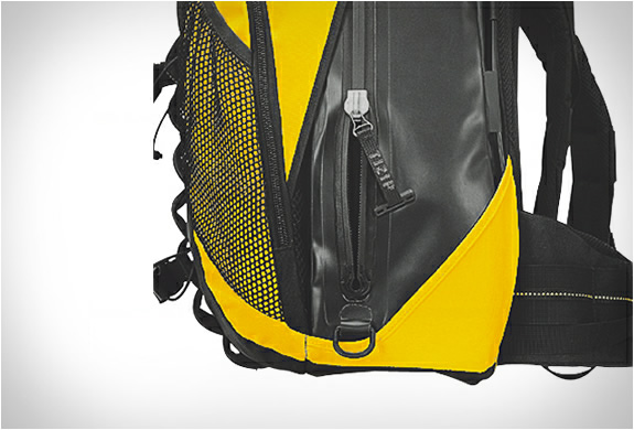 lowepro-dryzone-200-backpack-5.jpg | Image