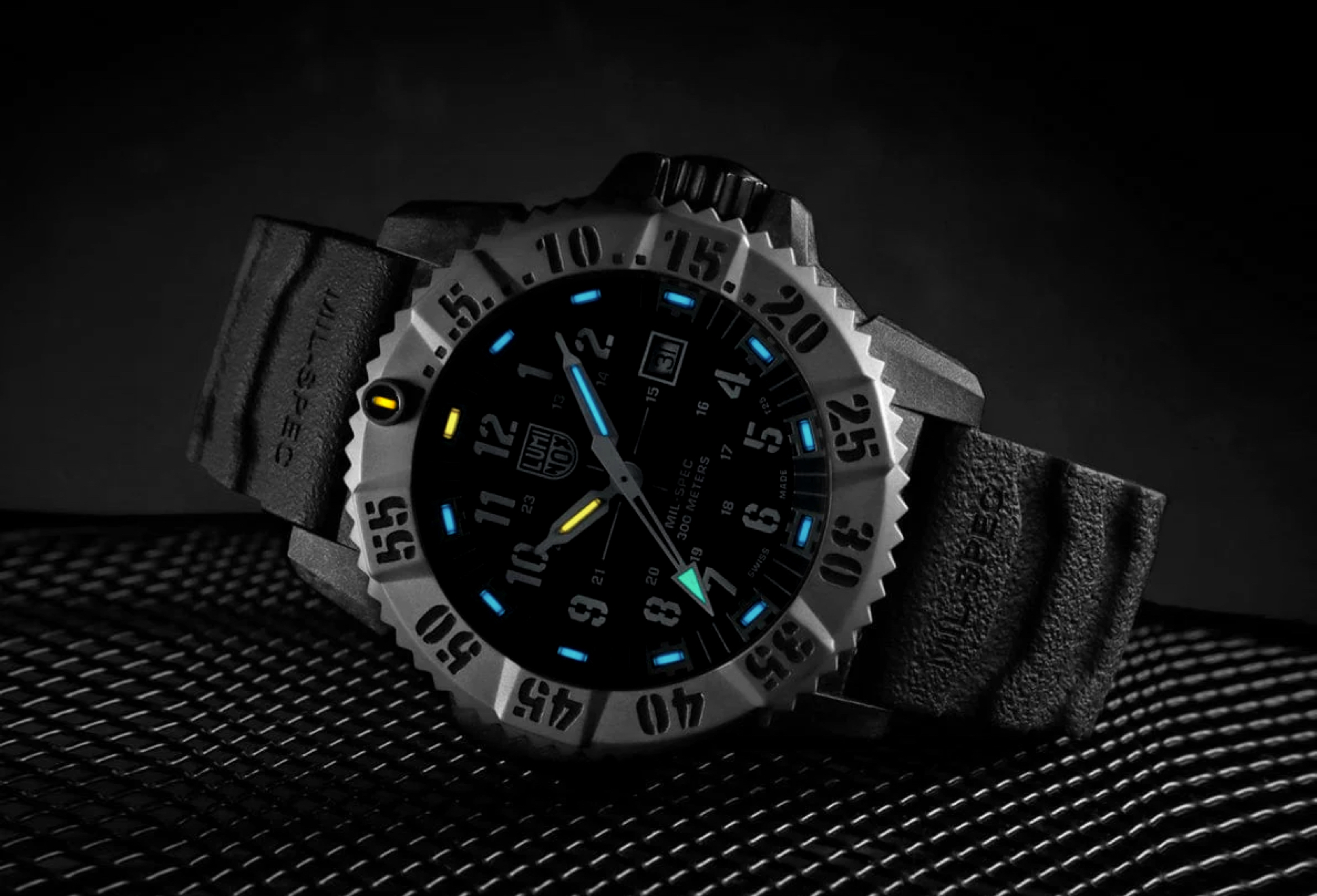 Luminox MIL SPEC Dive Watch | Image