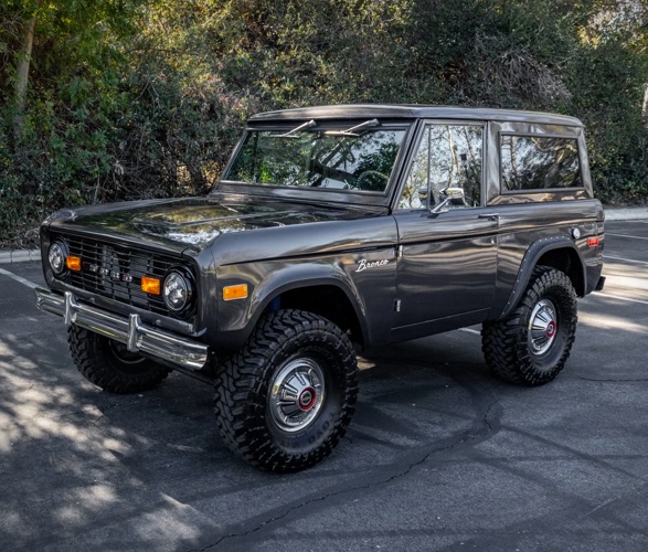 modified-1969-ford-bronco-13.jpg