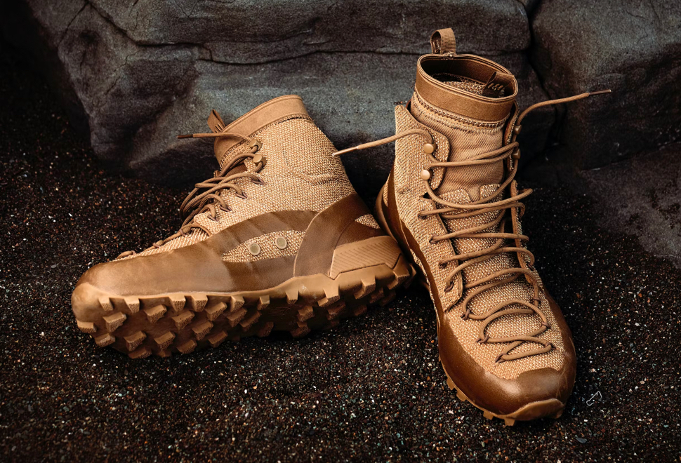 Naglev Kevlar Desert Boots | Image