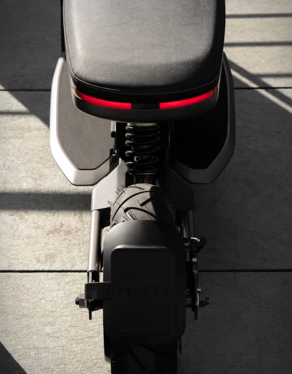 naon-zero-one-electric-scooter-9.jpg