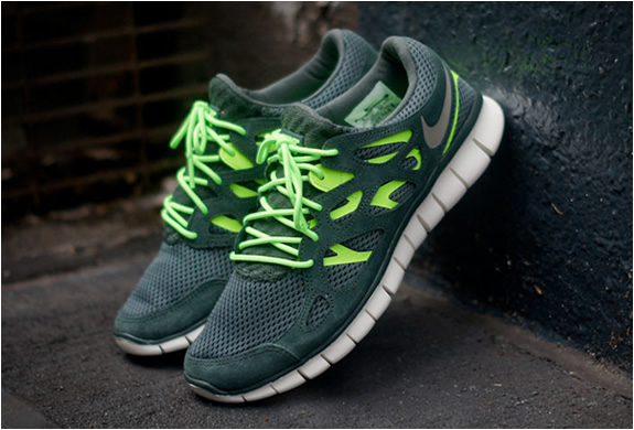 Nike Free Run 2 Vintage Green | Image