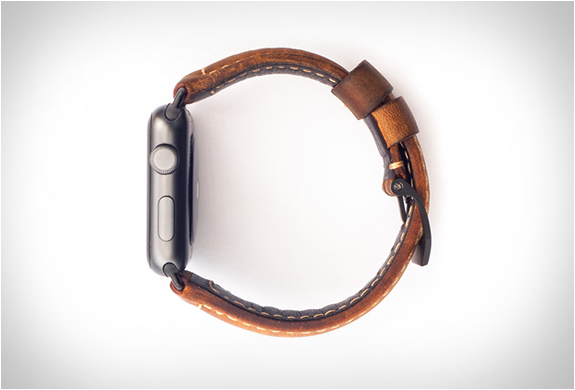 nomad-leather-strap-apple-watch-4.jpg | Image