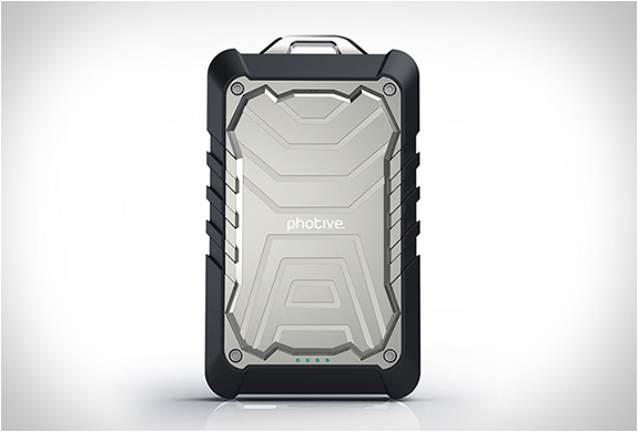 BOLT | RUGGED WATER RESISTANT PORTABLE BATTERY | Image