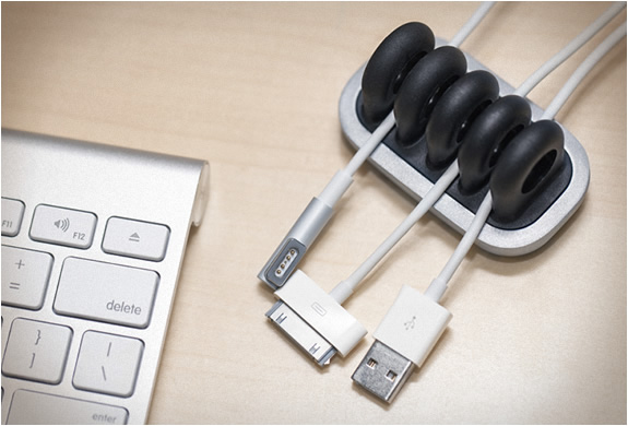 METAL CORDIES | KEEPS CABLES ON THE TABLE | Image