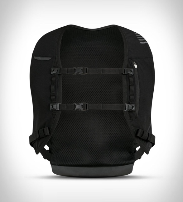rapha-pro-team-lightweight-backpack-7.jpg