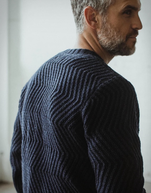 taylor-stitch-wave-sweater-5.jpg | Image