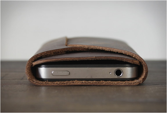 the-folded-iphone-carry-3.jpg | Image