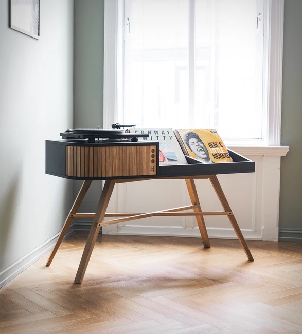 the-vinyl-table-7.jpg