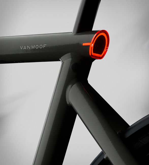 vanmoof-dark-grey-e-bikes-11.jpg