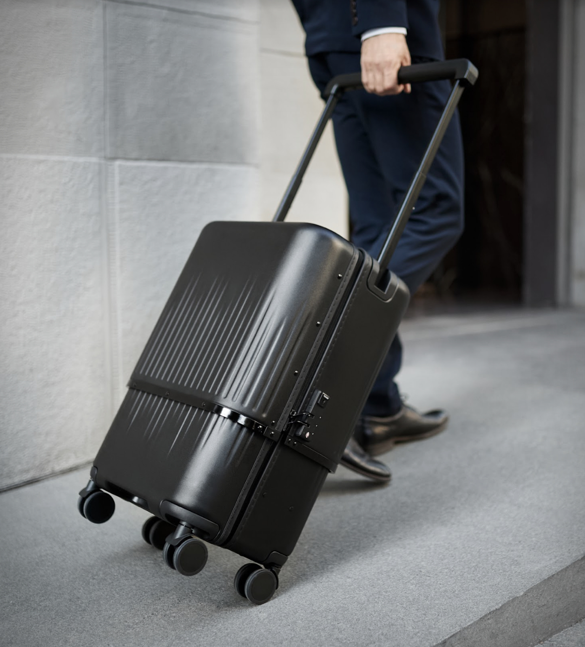 velo-expandable-suitcase-8.jpg