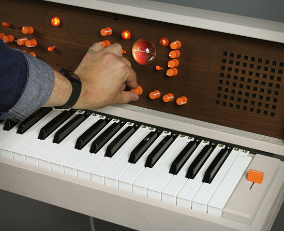 voxarray-61-synthesizer-3.jpg | Image