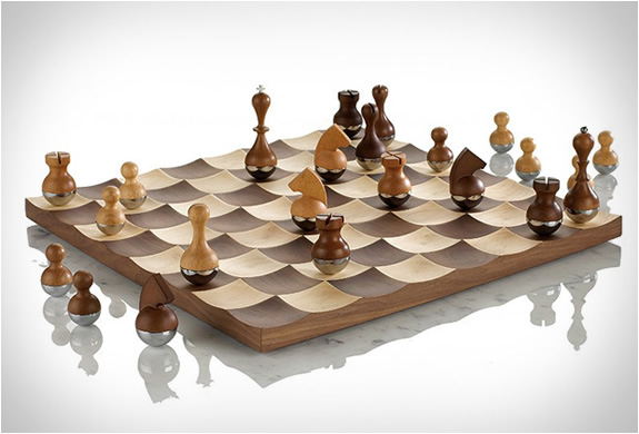 wobble-chess-set-2.jpg | Image