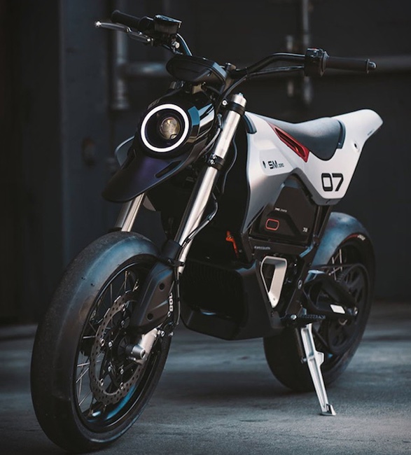 zero-x-huge-design-electric-motorcycle-6.jpg