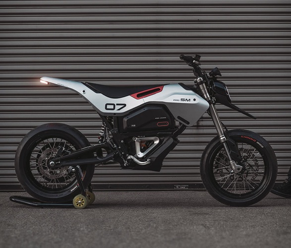 zero-x-huge-design-electric-motorcycle-7.jpg